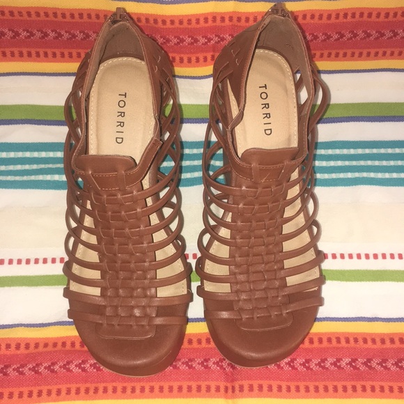 Woman’s Torrid wedge ~ 9W - Picture 2 of 8